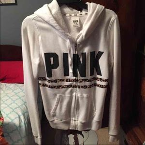VS zip up
