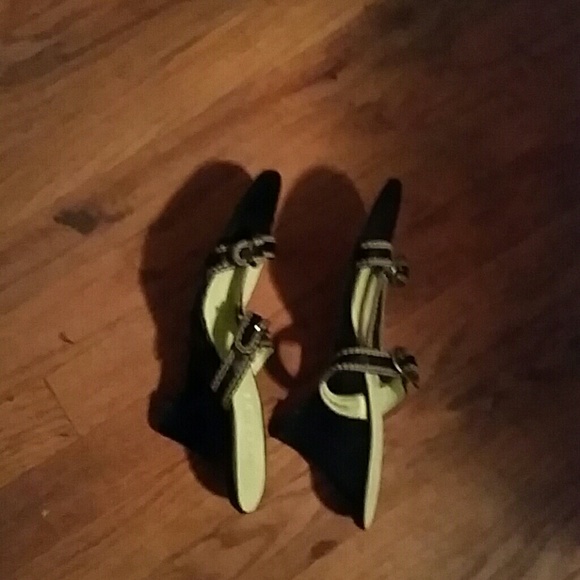 Heels - Picture 3 of 3