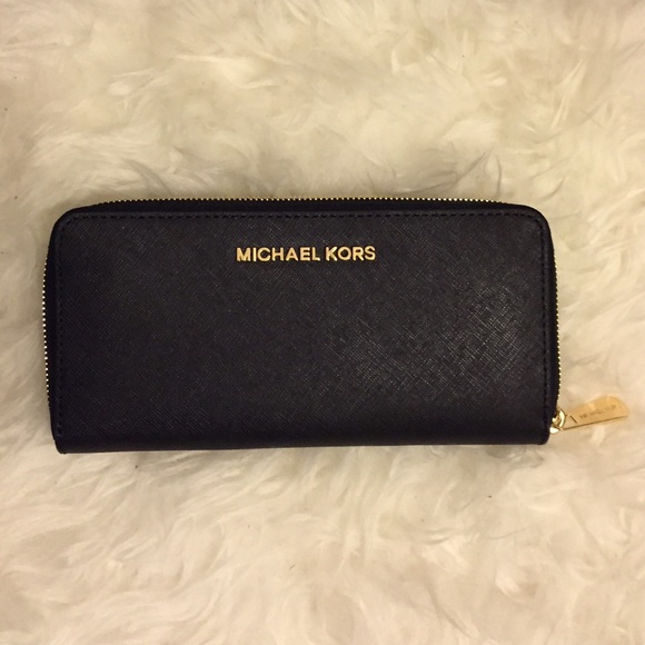 Michael Kors Jet Set Continental Black Wallet