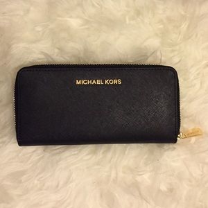 Michael Kors Jet Set Continental Black Wallet