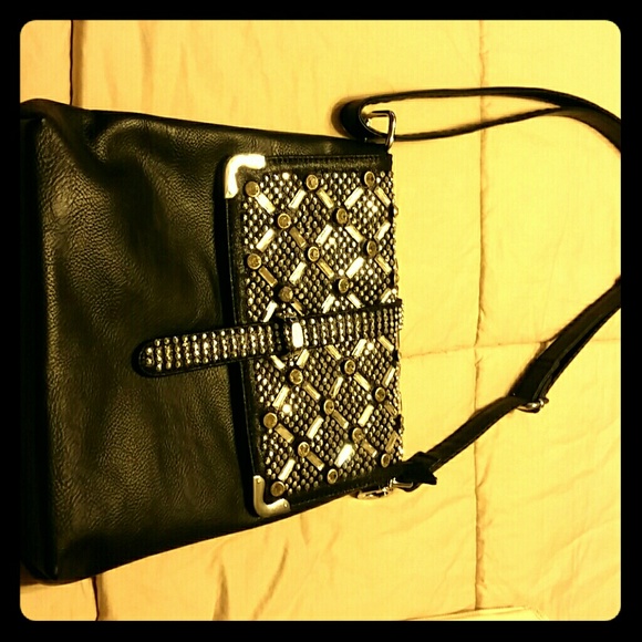 Black cross body purse  (NWOT)
