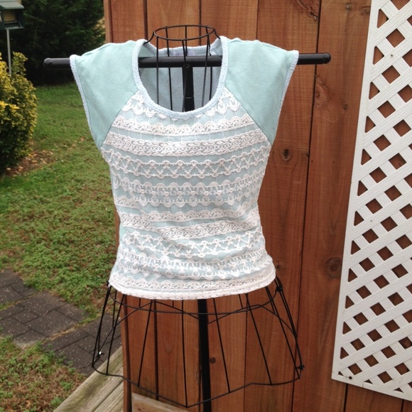 Delia's top