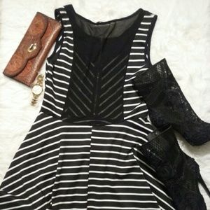 BLACK WHITE FLOWY SHEER DRESS