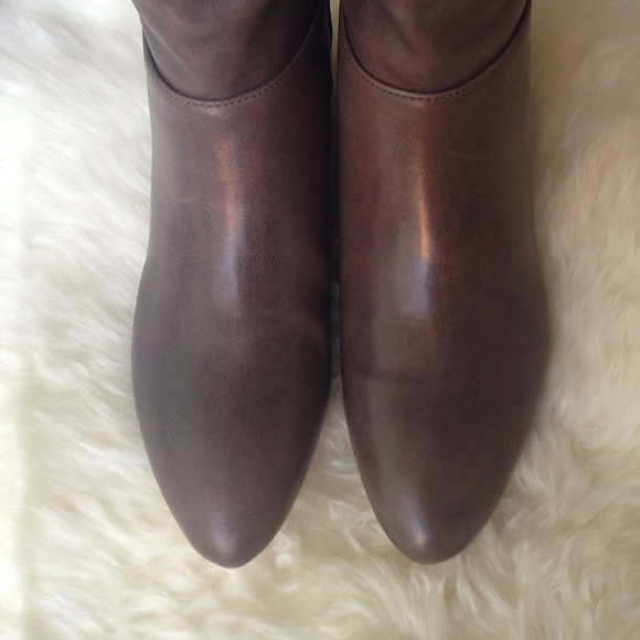 🇮🇹Butter Gray/taupe tall boots - new in box - Picture 3 of 4