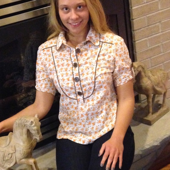 Patterned Button Up Top - Picture 2 of 3