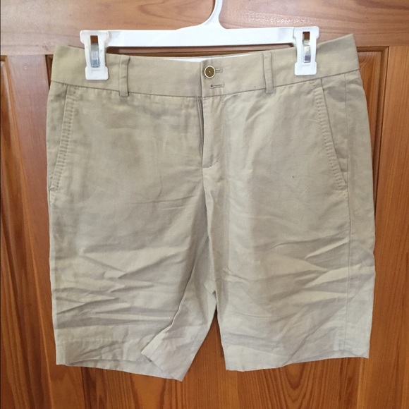 Banana republic khaki Bermuda shorts