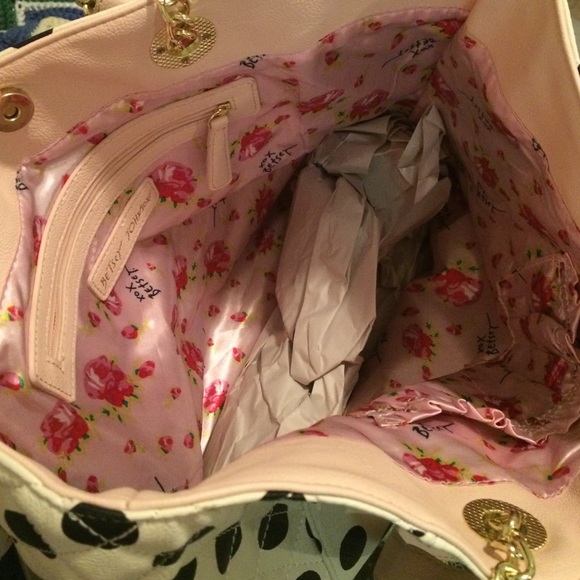 Brand new Betsey Johnson Bag - Picture 3 of 3