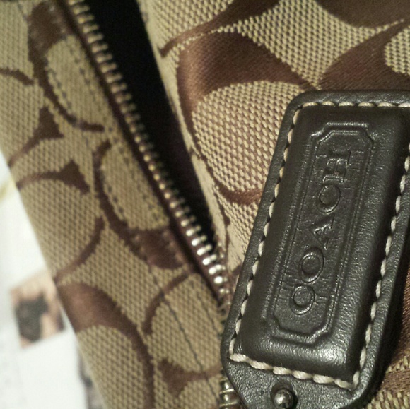 Small authentic COACH shoulder bag - Picture 2 of 4