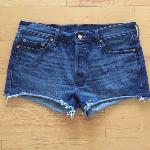 Levi Cutoff Shorts - Picture 1 of 4