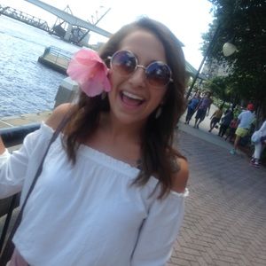 Meet your Posher, Stephanie