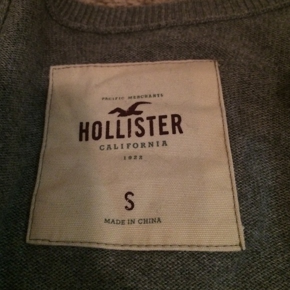 Hollister Sweater - Picture 2 of 3