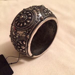 Textured Bracelet in brandish silver