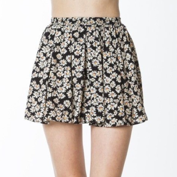 Brandy Melville Daisy Skirt