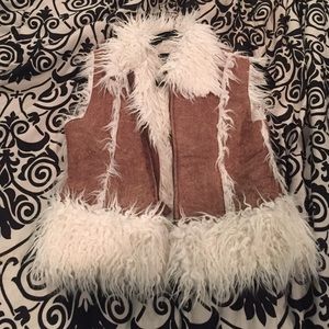 Bebe fluffy vest!