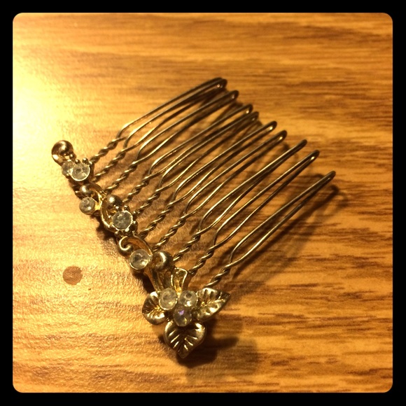 Vintage Floral Hair Piece ✨