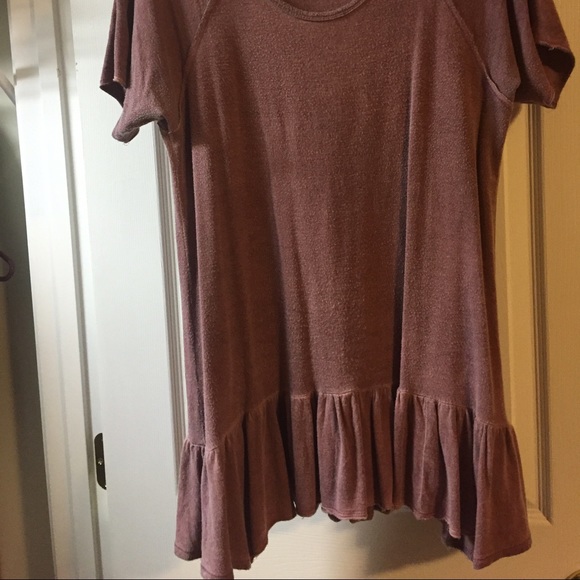 🔴SOLD🔴Peplum Style Top - Picture 2 of 2