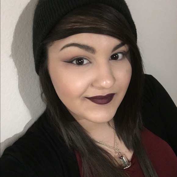 Meet your Posher, Alynna - Picture 4 of 4