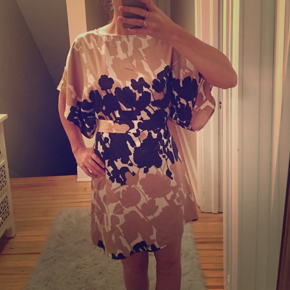 Bcbg silky butterfly sleeve dress