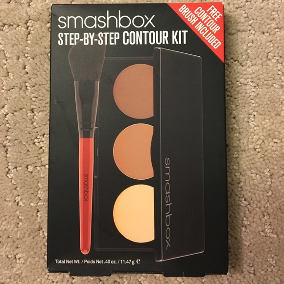 Smashbox Other - Smashbox Step-by-Step Contour Kit in light/medium