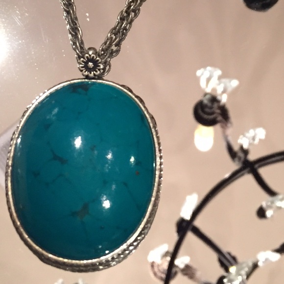 Lucky Faux turquoise stone necklace