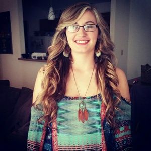 Meet your Posher, Alyssa