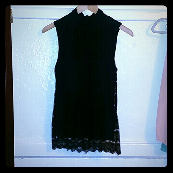 Sleeveless Lace Blouse