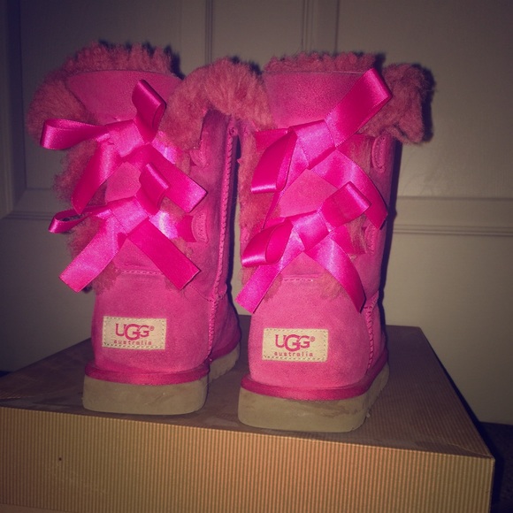 Pink Ugg boot. Bailey Bow