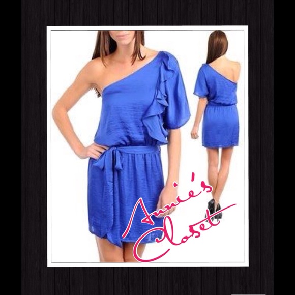 One Shoulder Dress!⭐️