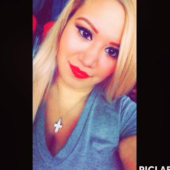 Meet your Posher, Stephanie - Picture 1 of 1