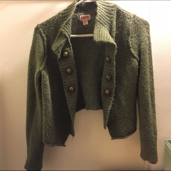 Warm and cozy military style cropped sweater!