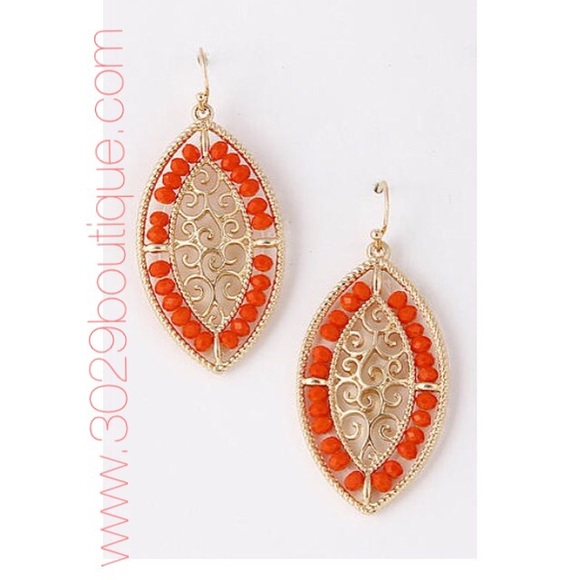 Gold filigree oval earrings