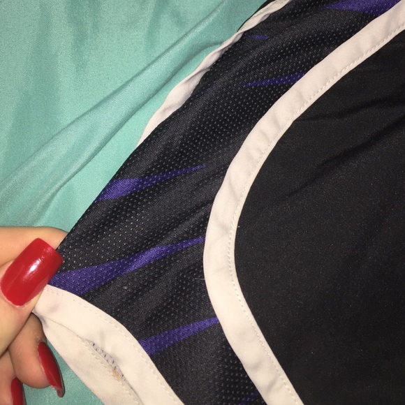 Nike running shorts - Picture 2 of 2