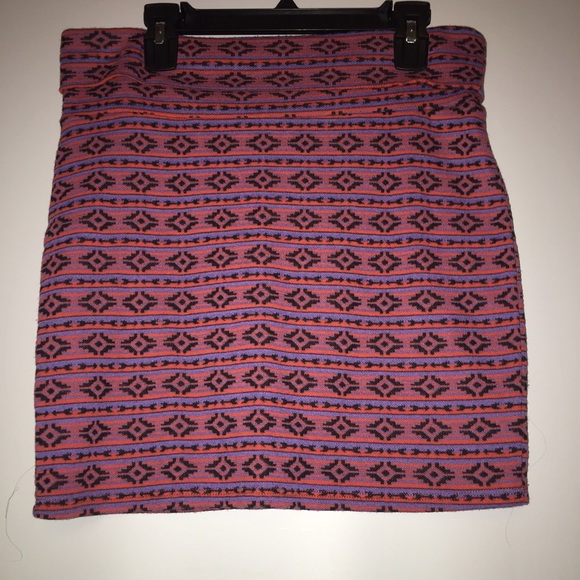 Tribal pattern tight skirt