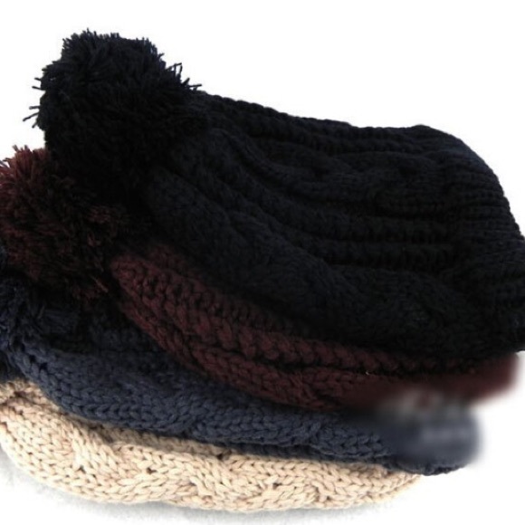 Red Thick knit Pom Pom beanies - Picture 2 of 2