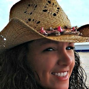 Meet your Posher, Nikki