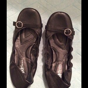 BORN flats size7 1/2 ****BEST PRICE!