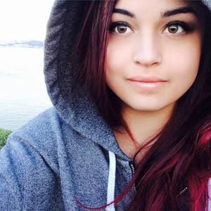 Meet your Posher, Kira