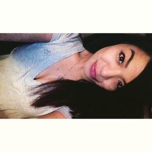 Meet your Posher, Alexis