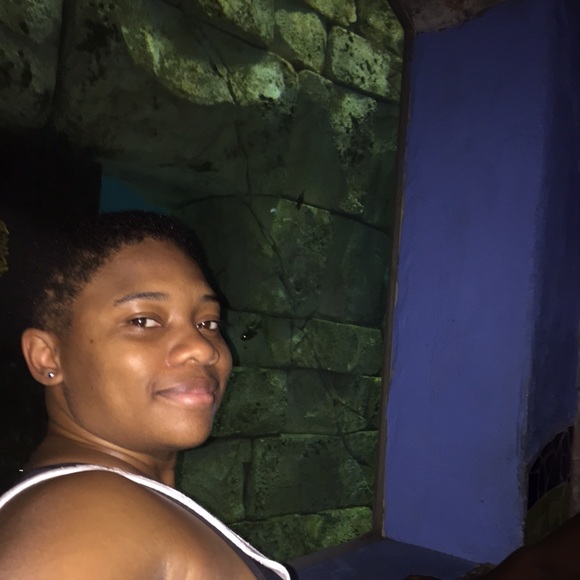 Meet your Posher, Tyquitah - Picture 1 of 1
