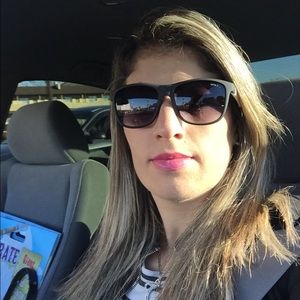 Meet your Posher, Viviane