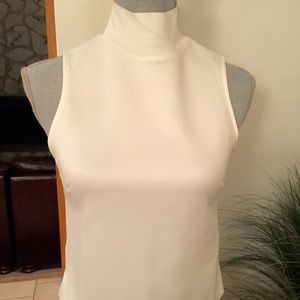 Zara Perkins Scuba White Top Size Medium