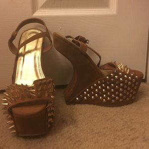 VINTAGE HeelLess Spiked Shoes