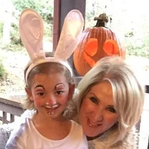 Meet your Posher, Phyllis