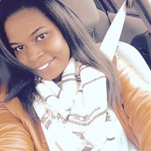 Meet your Posher, Charlesia