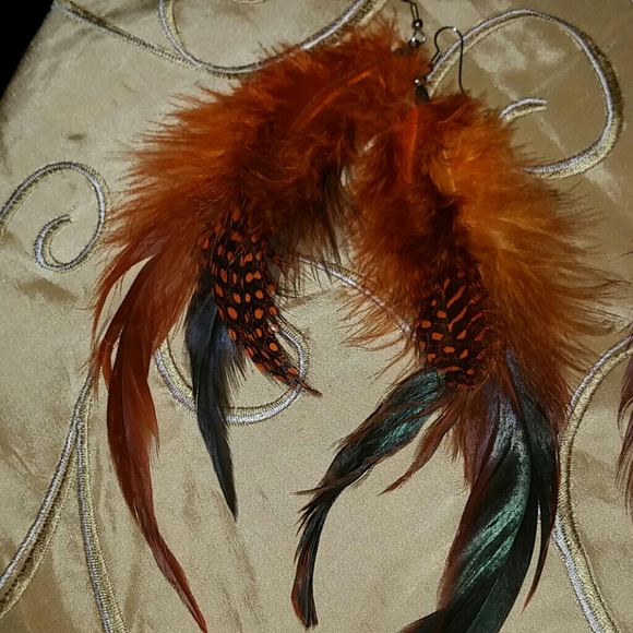 2ZIPPER BRACELETS & 2Pr FEATHER EARRINGS - Picture 2 of 4