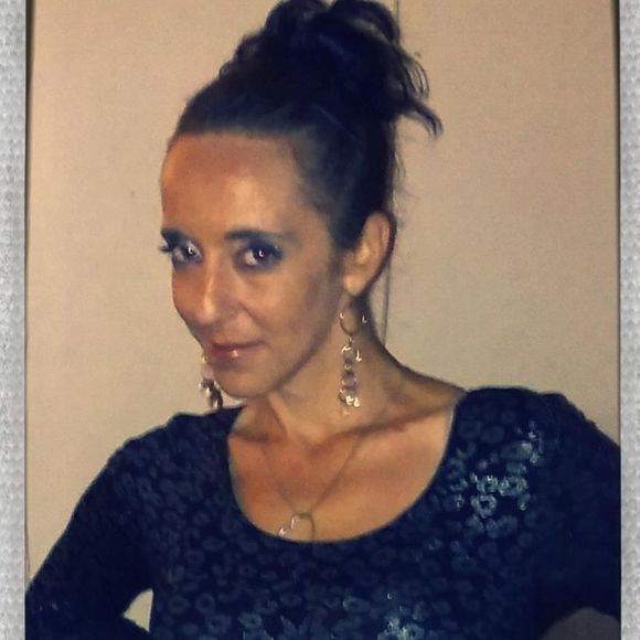 Meet your Posher, Jenn - Picture 1 of 1