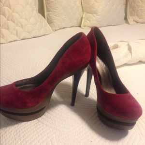 Jessica Simpson pumps burgundy color.. Size 8 1/2