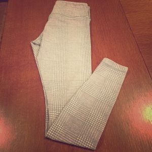 Lululemon wunder unders.  Rare pattern.