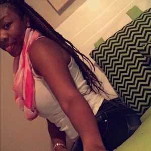 Meet your Posher, Cierra