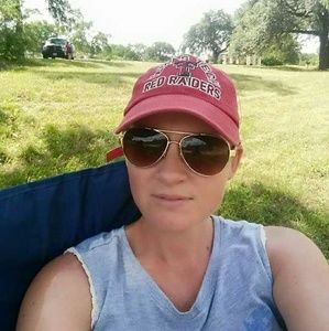 Meet your Posher, Casey